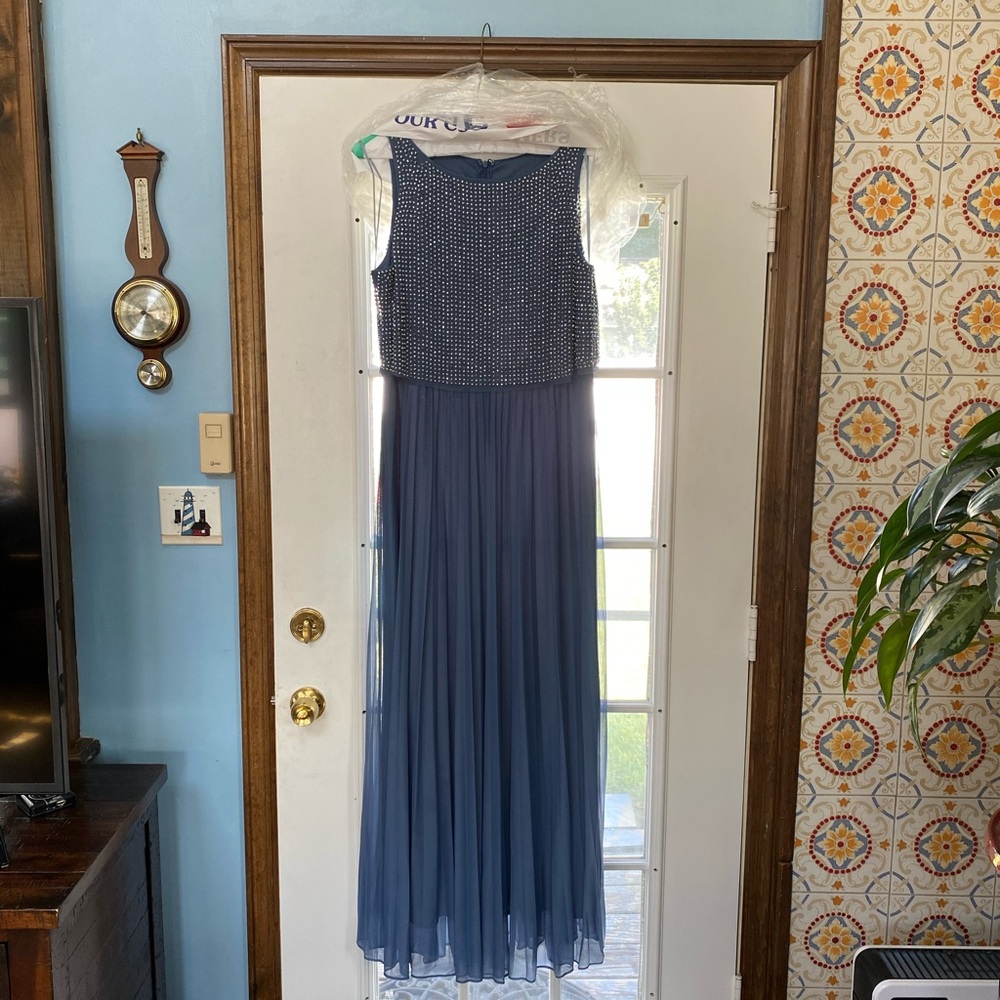 Beautiful Flowy Ballgown